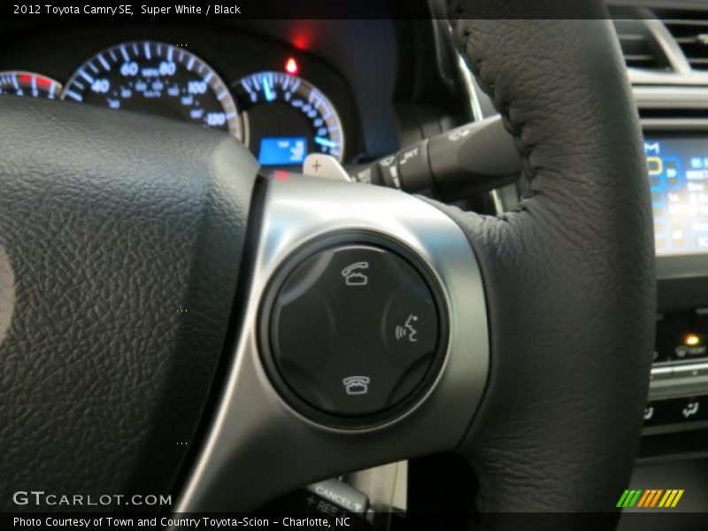 Super White / Black 2012 Toyota Camry SE