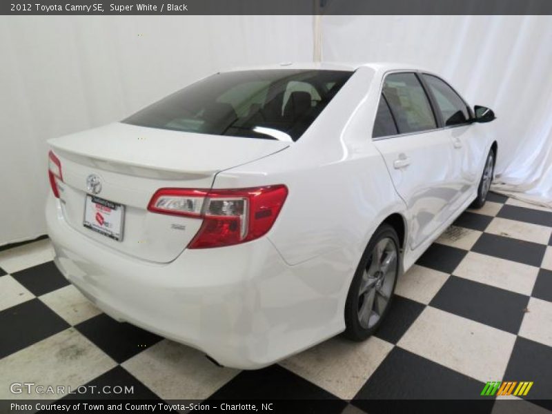 Super White / Black 2012 Toyota Camry SE