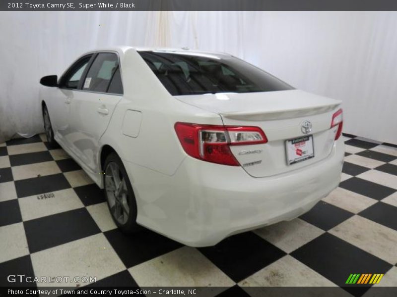 Super White / Black 2012 Toyota Camry SE