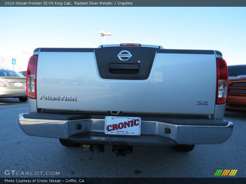 Radiant Silver Metallic / Graphite 2010 Nissan Frontier SE V6 King Cab