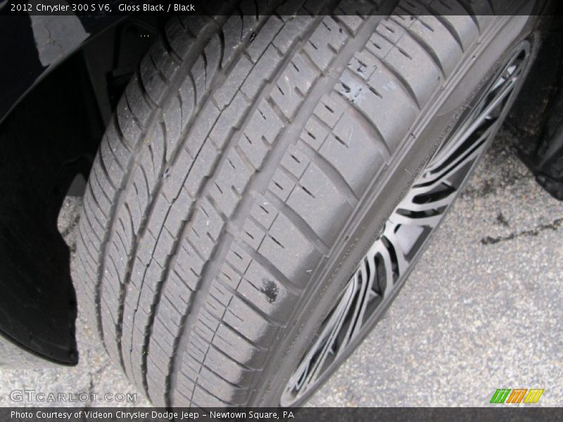 Gloss Black / Black 2012 Chrysler 300 S V6