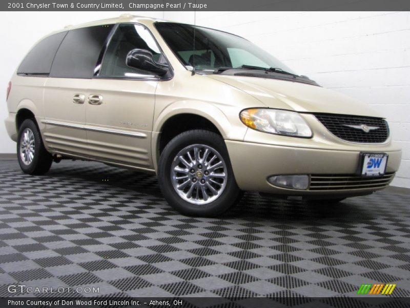 Champagne Pearl / Taupe 2001 Chrysler Town & Country Limited