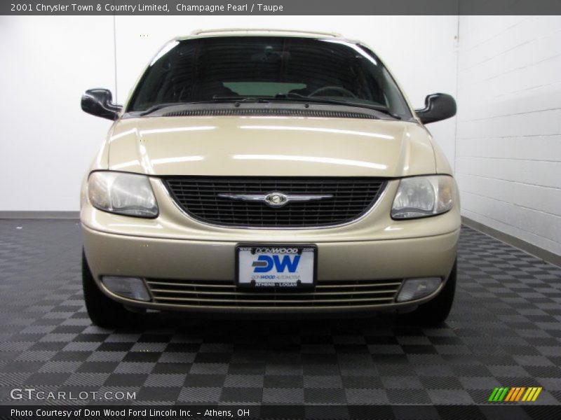 Champagne Pearl / Taupe 2001 Chrysler Town & Country Limited