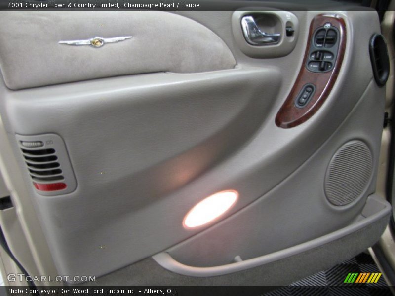 Champagne Pearl / Taupe 2001 Chrysler Town & Country Limited