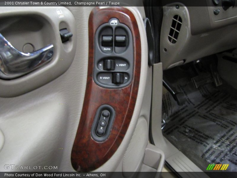 Champagne Pearl / Taupe 2001 Chrysler Town & Country Limited