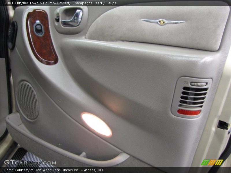 Champagne Pearl / Taupe 2001 Chrysler Town & Country Limited