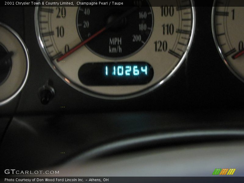 Champagne Pearl / Taupe 2001 Chrysler Town & Country Limited