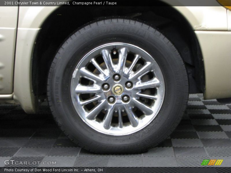 Champagne Pearl / Taupe 2001 Chrysler Town & Country Limited