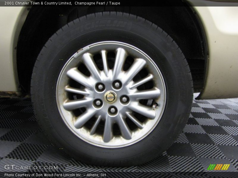 Champagne Pearl / Taupe 2001 Chrysler Town & Country Limited