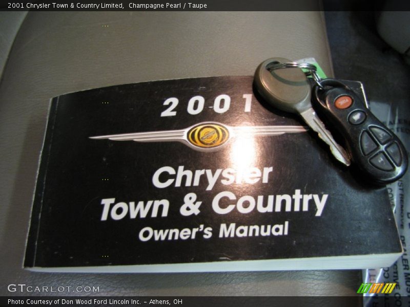 Champagne Pearl / Taupe 2001 Chrysler Town & Country Limited