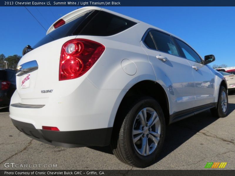 Summit White / Light Titanium/Jet Black 2013 Chevrolet Equinox LS