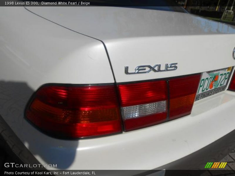 Diamond White Pearl / Beige 1998 Lexus ES 300