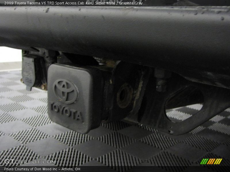 Super White / Graphite Gray 2009 Toyota Tacoma V6 TRD Sport Access Cab 4x4