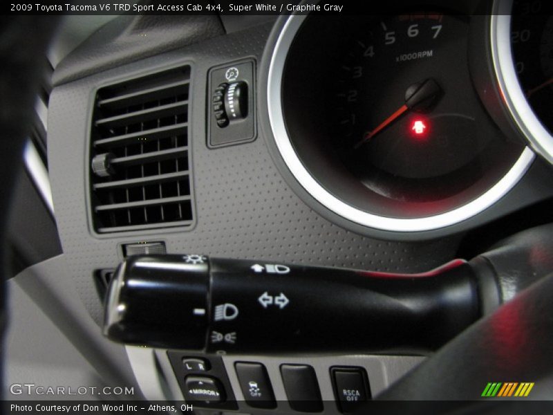 Super White / Graphite Gray 2009 Toyota Tacoma V6 TRD Sport Access Cab 4x4