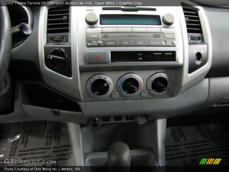Super White / Graphite Gray 2009 Toyota Tacoma V6 TRD Sport Access Cab 4x4
