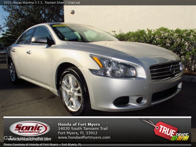 Radiant Silver / Charcoal 2010 Nissan Maxima 3.5 S