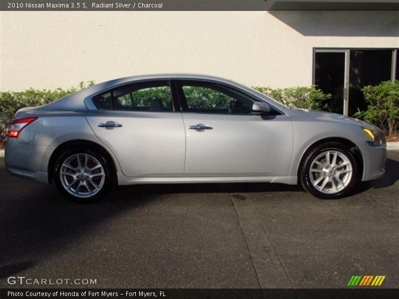 Radiant Silver / Charcoal 2010 Nissan Maxima 3.5 S