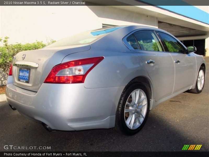 Radiant Silver / Charcoal 2010 Nissan Maxima 3.5 S