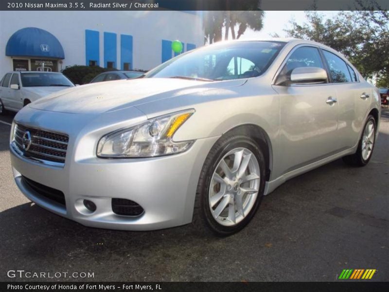 Radiant Silver / Charcoal 2010 Nissan Maxima 3.5 S