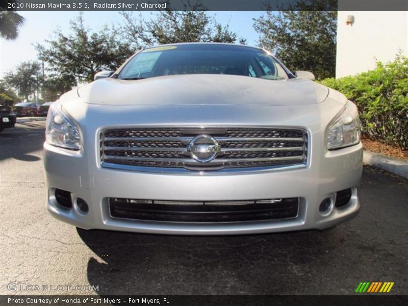 Radiant Silver / Charcoal 2010 Nissan Maxima 3.5 S