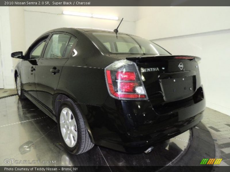Super Black / Charcoal 2010 Nissan Sentra 2.0 SR