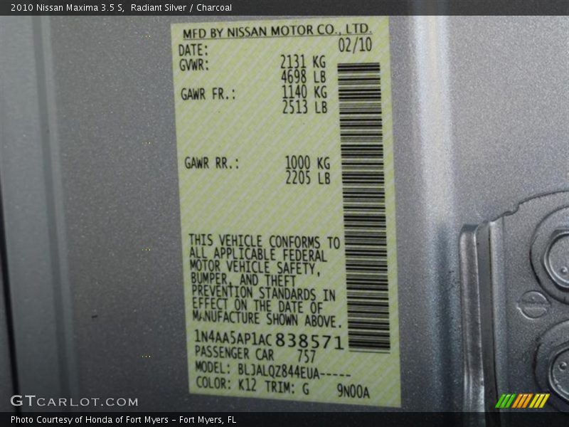 Radiant Silver / Charcoal 2010 Nissan Maxima 3.5 S