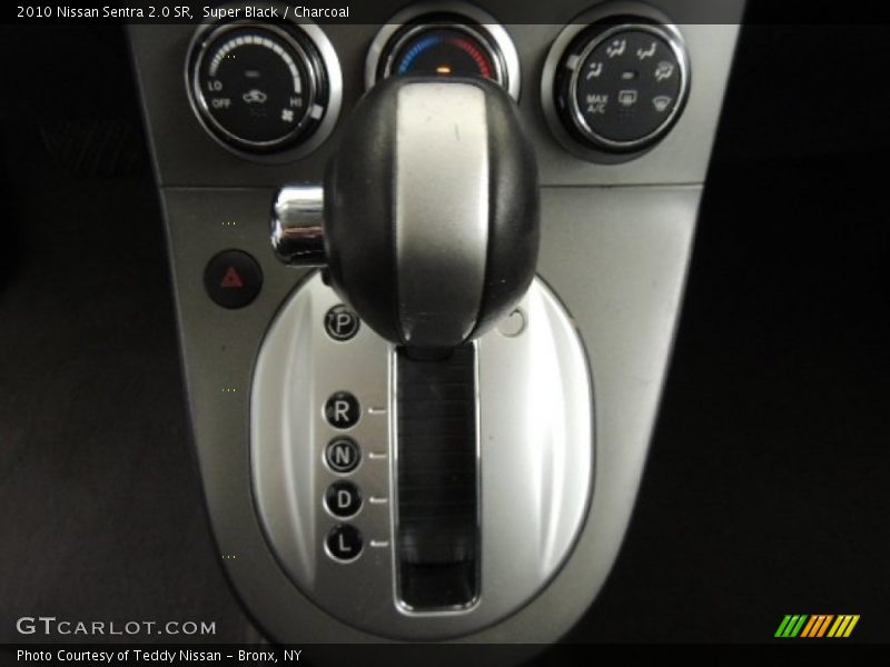 Super Black / Charcoal 2010 Nissan Sentra 2.0 SR