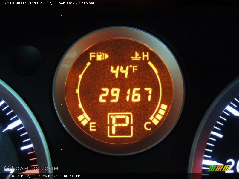 Super Black / Charcoal 2010 Nissan Sentra 2.0 SR
