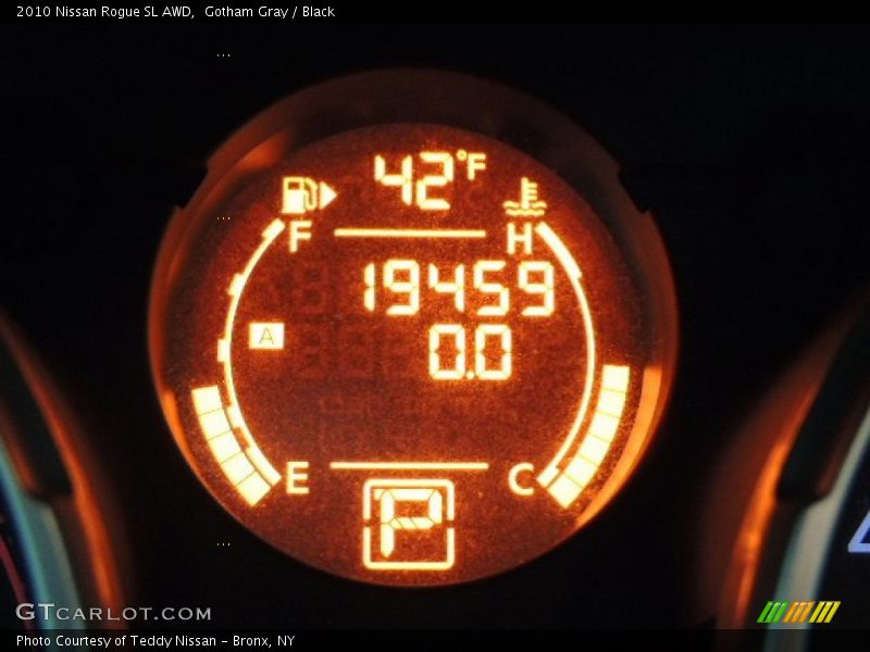 Gotham Gray / Black 2010 Nissan Rogue SL AWD