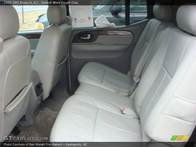 Summit White / Light Gray 2005 GMC Envoy XL SLT
