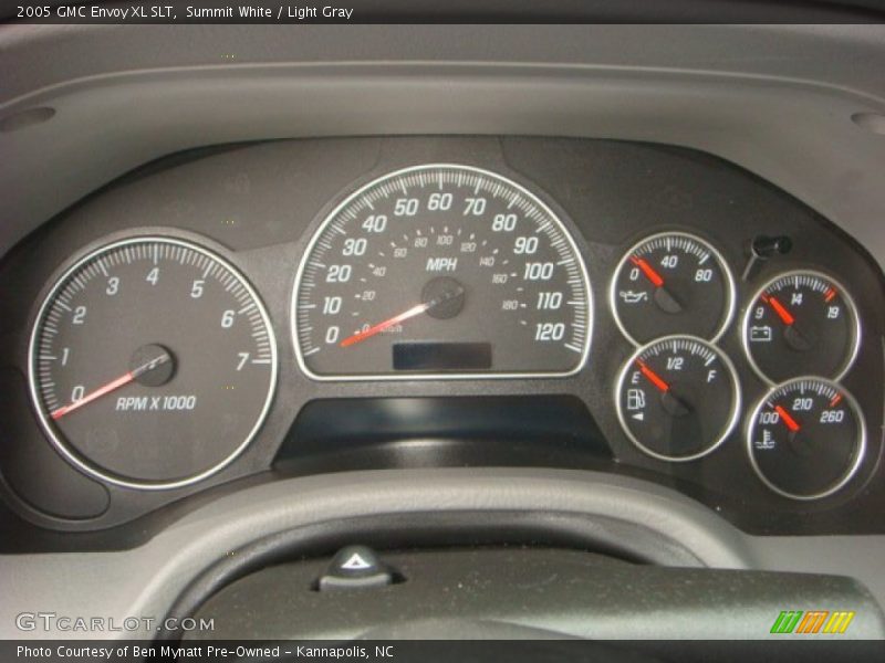 Summit White / Light Gray 2005 GMC Envoy XL SLT