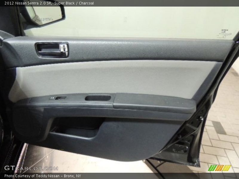 Super Black / Charcoal 2012 Nissan Sentra 2.0 SR