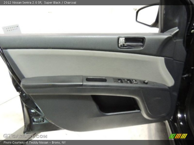 Super Black / Charcoal 2012 Nissan Sentra 2.0 SR