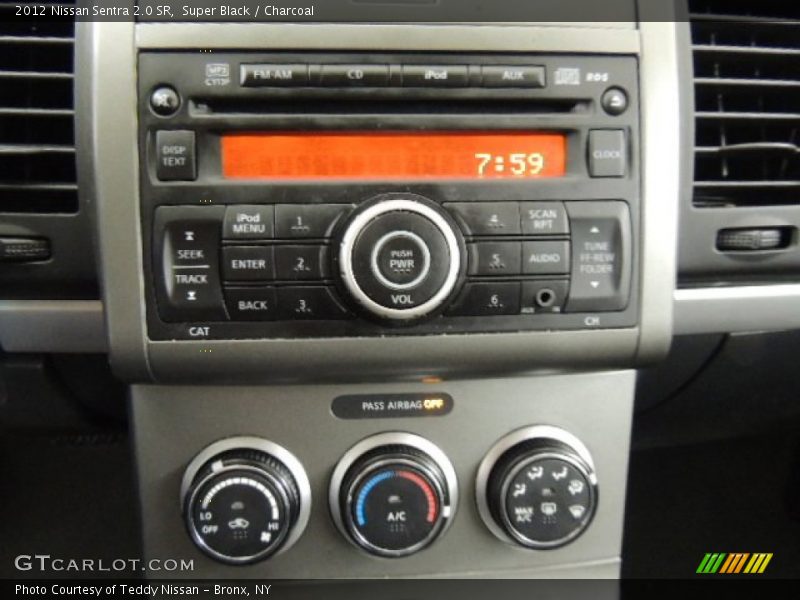 Super Black / Charcoal 2012 Nissan Sentra 2.0 SR