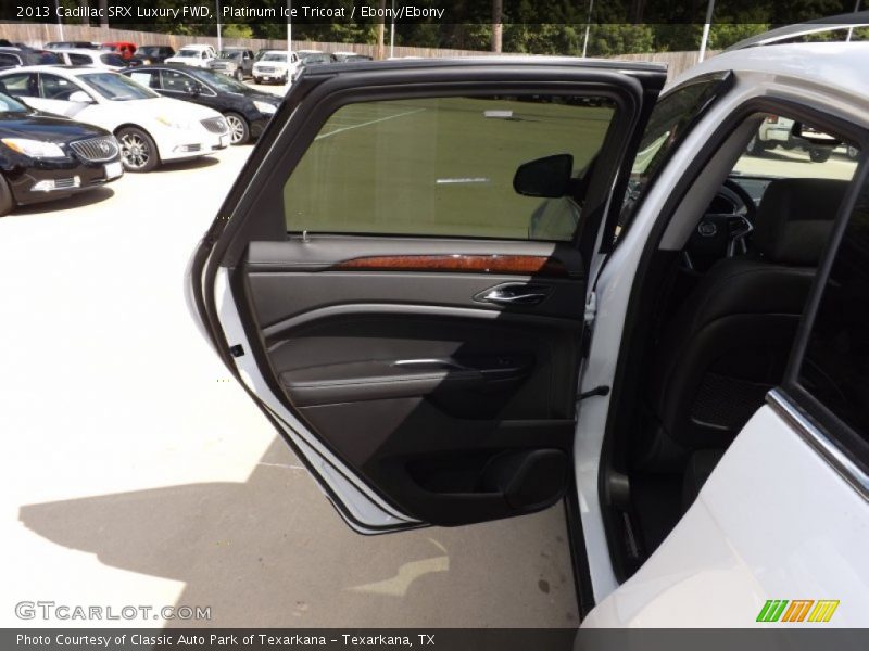 Platinum Ice Tricoat / Ebony/Ebony 2013 Cadillac SRX Luxury FWD