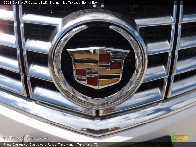 Platinum Ice Tricoat / Ebony/Ebony 2013 Cadillac SRX Luxury FWD