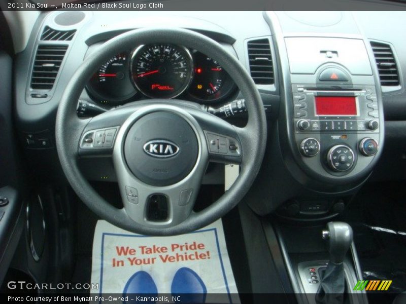 Molten Red / Black Soul Logo Cloth 2011 Kia Soul +