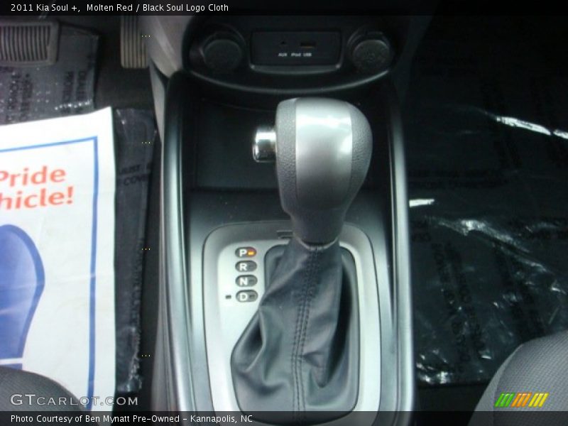 Molten Red / Black Soul Logo Cloth 2011 Kia Soul +
