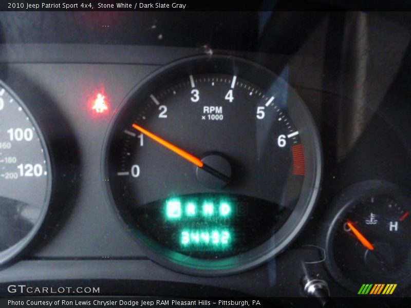 Stone White / Dark Slate Gray 2010 Jeep Patriot Sport 4x4