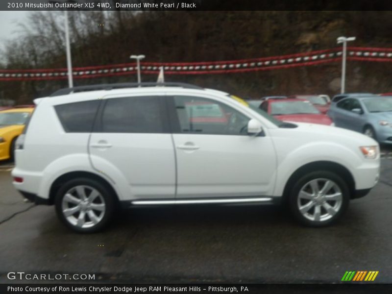 Diamond White Pearl / Black 2010 Mitsubishi Outlander XLS 4WD