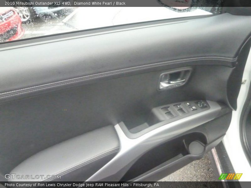 Diamond White Pearl / Black 2010 Mitsubishi Outlander XLS 4WD