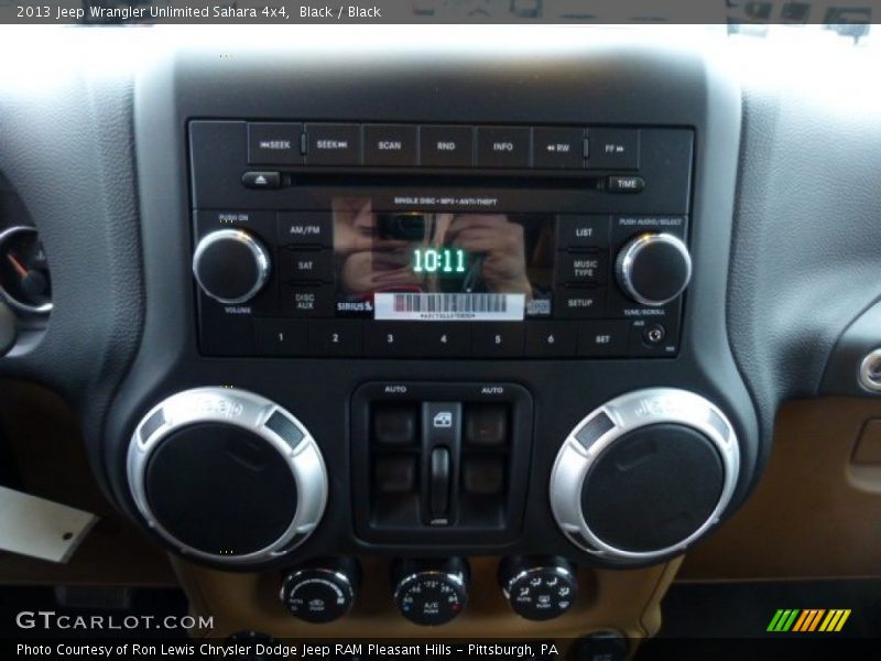 Black / Black 2013 Jeep Wrangler Unlimited Sahara 4x4