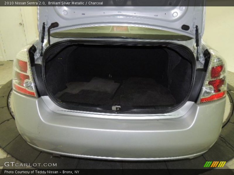 Brilliant Silver Metallic / Charcoal 2010 Nissan Sentra 2.0