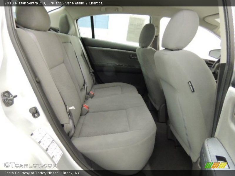Brilliant Silver Metallic / Charcoal 2010 Nissan Sentra 2.0
