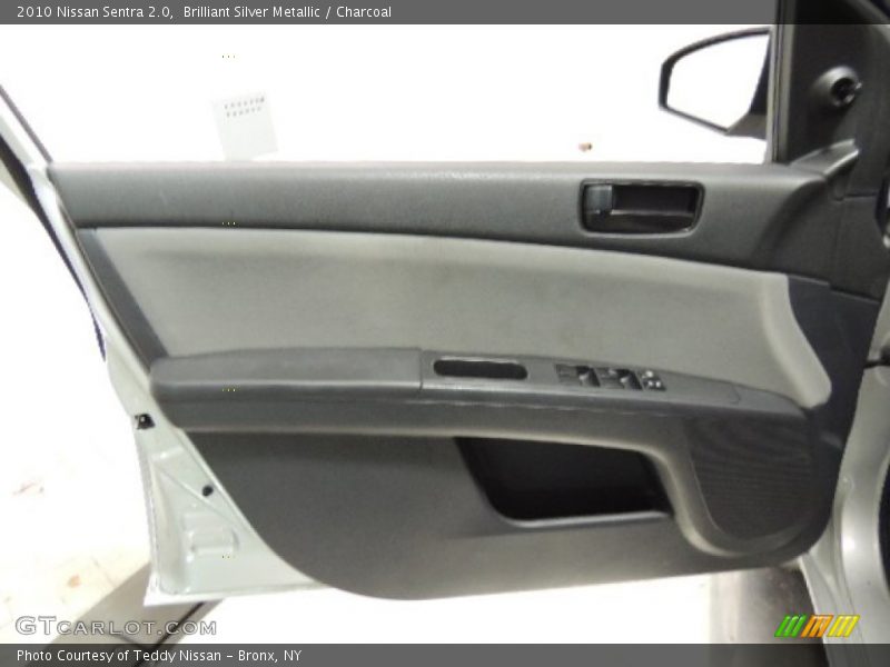 Brilliant Silver Metallic / Charcoal 2010 Nissan Sentra 2.0