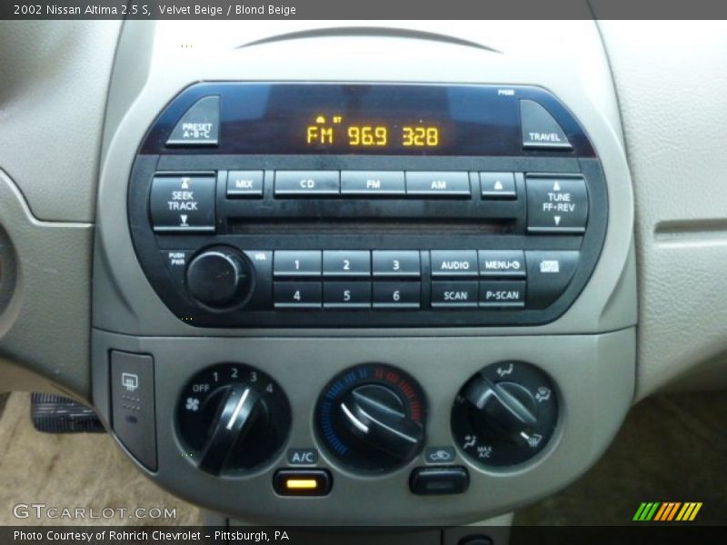 Velvet Beige / Blond Beige 2002 Nissan Altima 2.5 S