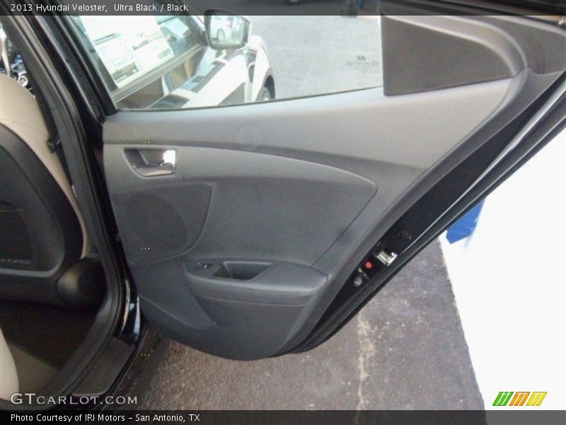 Ultra Black / Black 2013 Hyundai Veloster