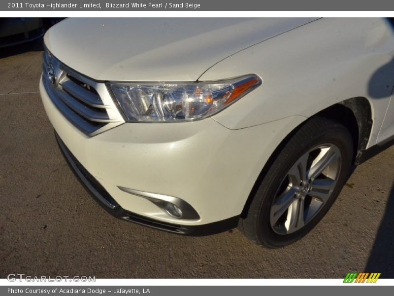 Blizzard White Pearl / Sand Beige 2011 Toyota Highlander Limited