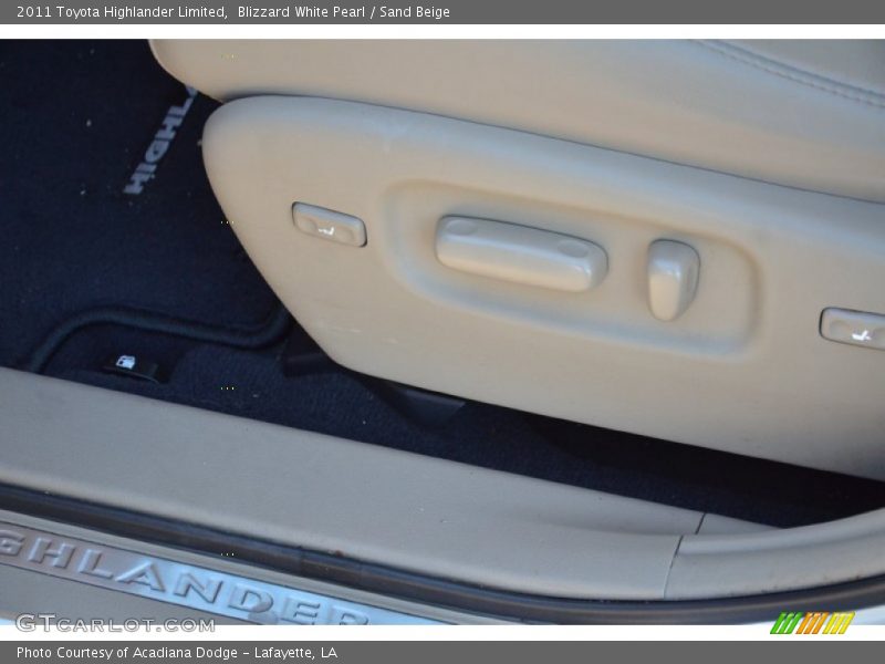 Blizzard White Pearl / Sand Beige 2011 Toyota Highlander Limited