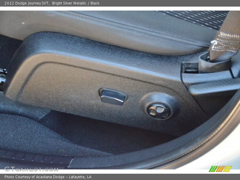 Bright Silver Metallic / Black 2012 Dodge Journey SXT